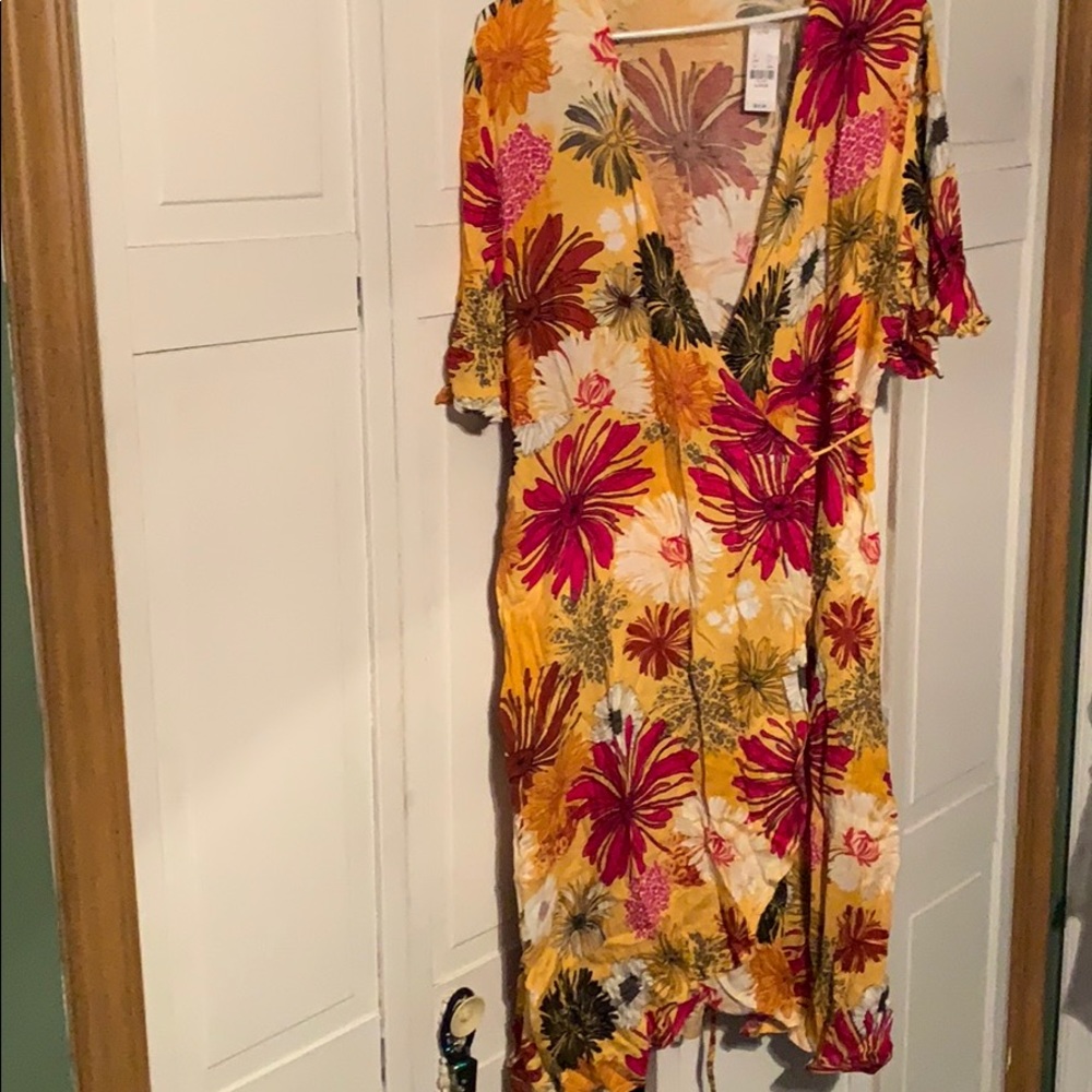 NWT XL NY & Co Wild Floral Wrap dress